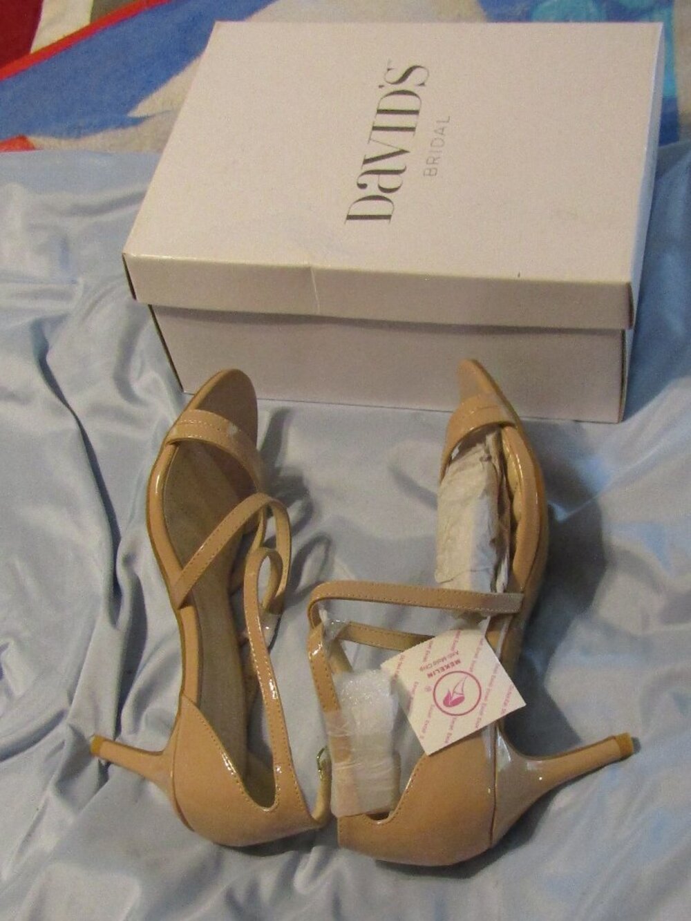 NEW Davids Bridal CRISS CROSS STRAPPY HIGH HEELS Size 6 Nude Beige Color w/Box